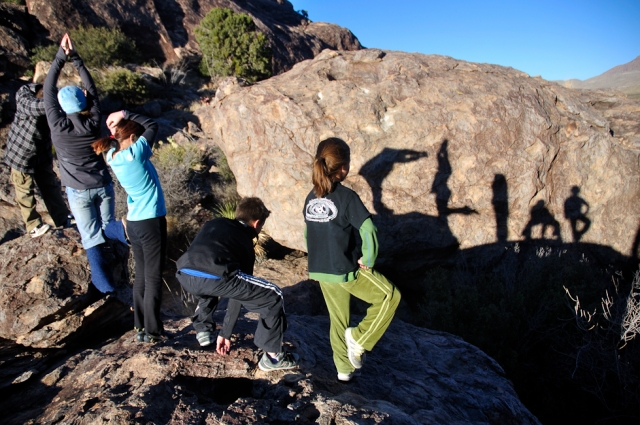  Estirarse antes de atacar la roca